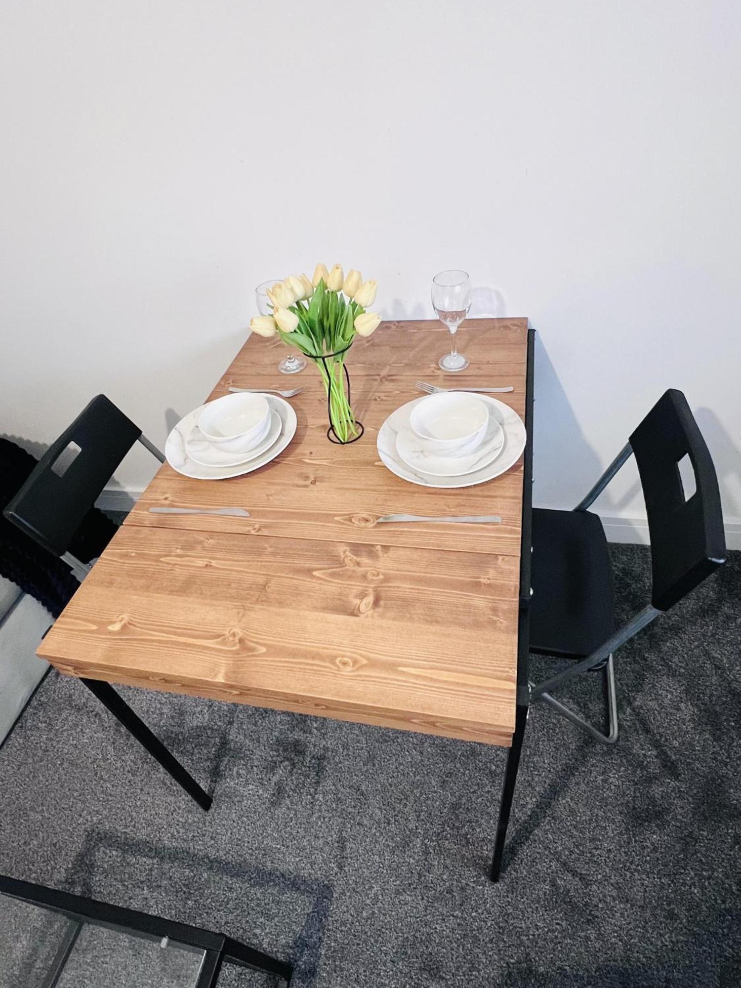 Luxury 2-bed Lindley Huddersfield