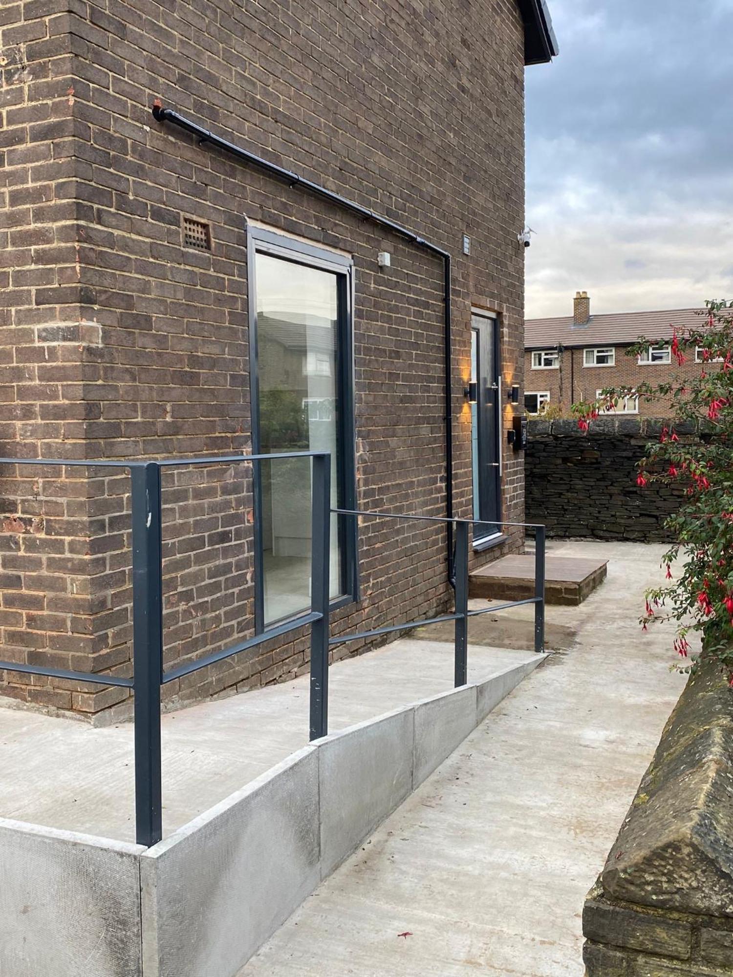 Luxury 2-bed Lindley Apartment Huddersfield