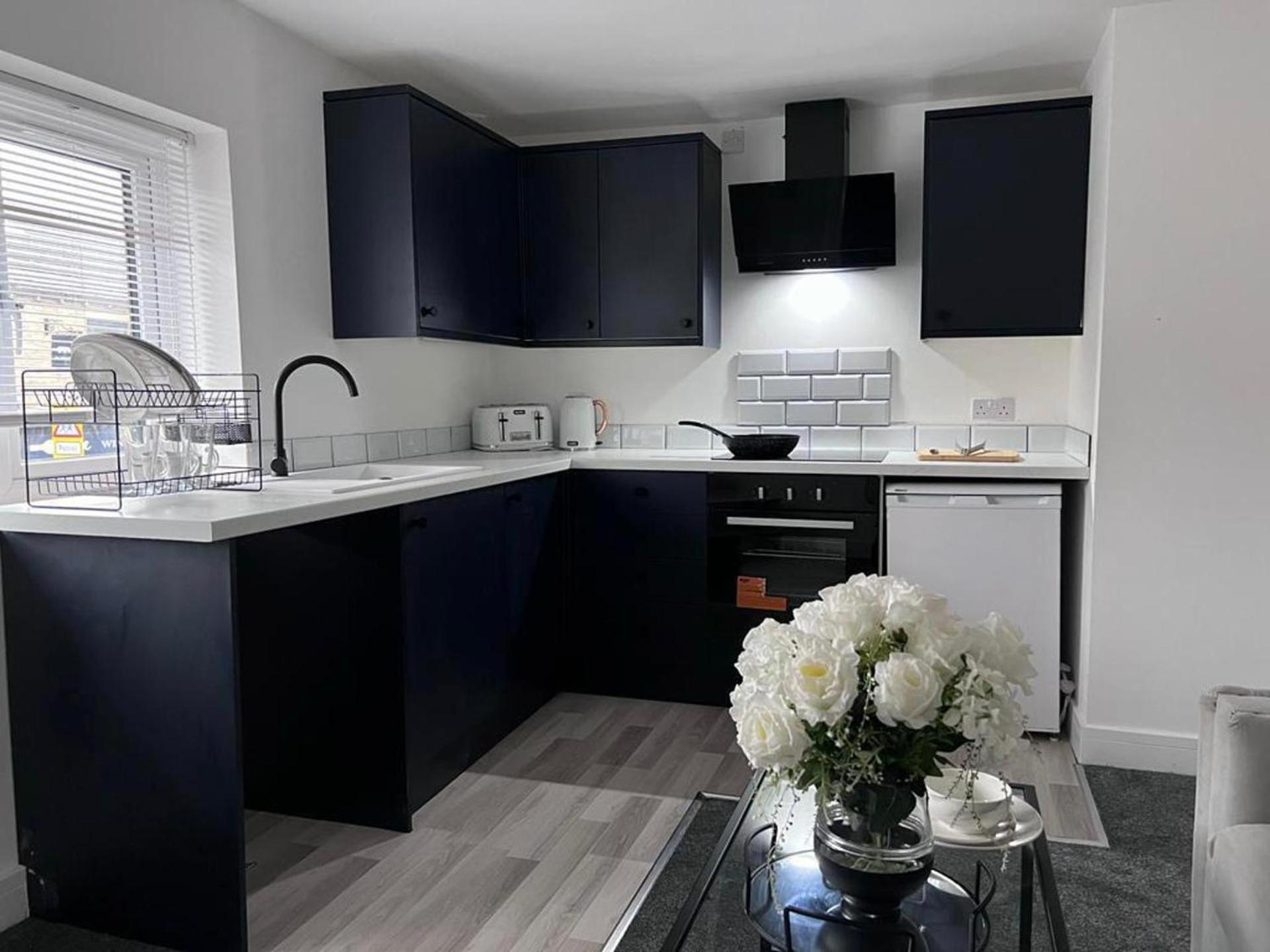 Luxury 2-bed Lindley Apartment Huddersfield