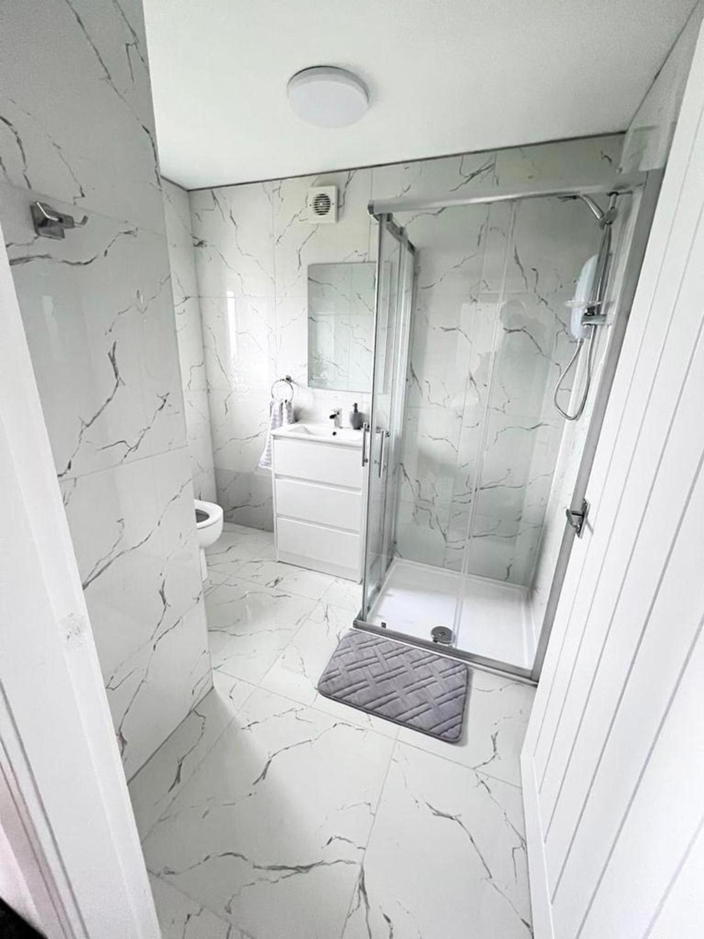 Luxury 2-bed Lindley Apartment