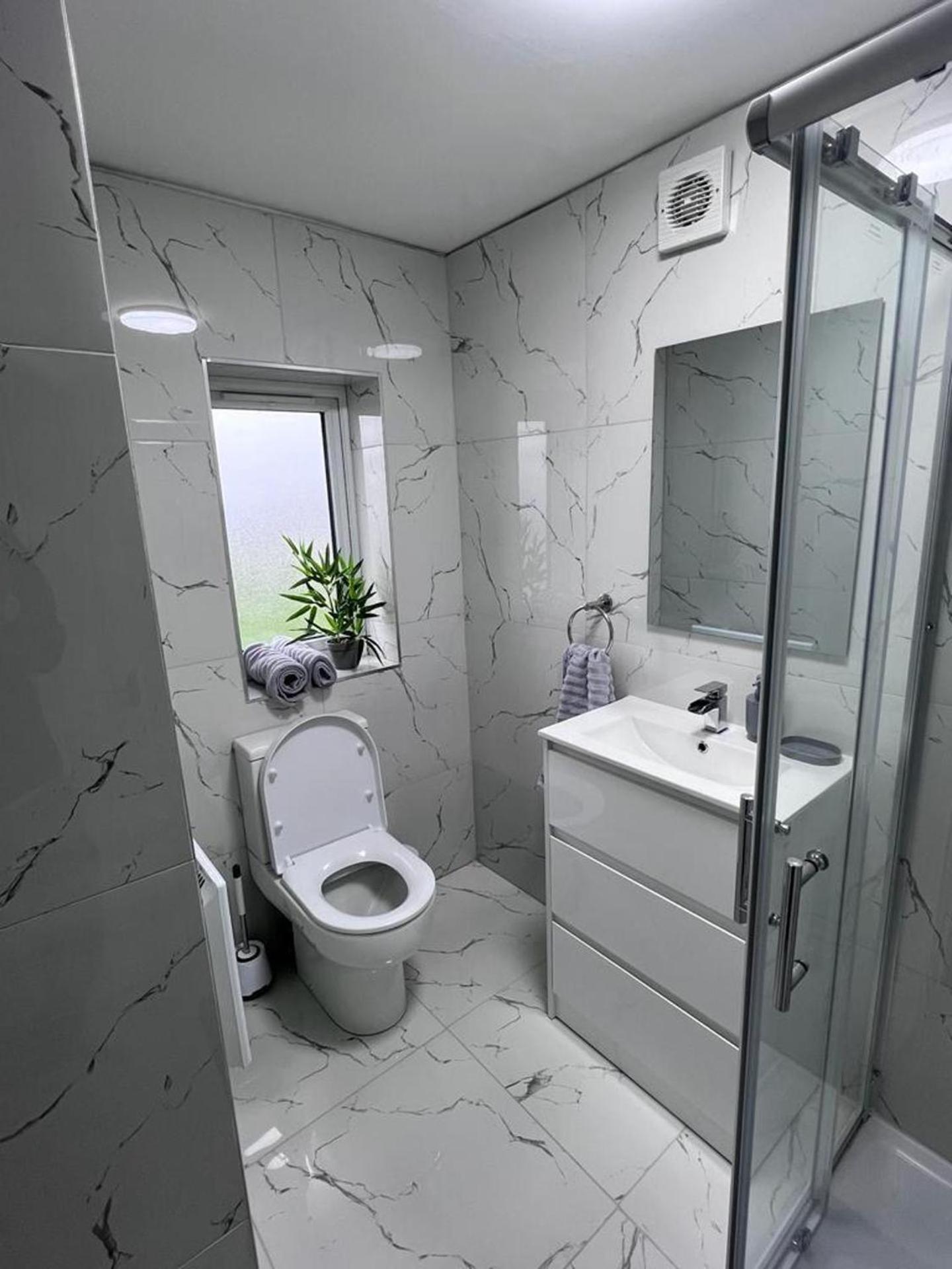 Apartment Luxury 2-bed Lindley Huddersfield