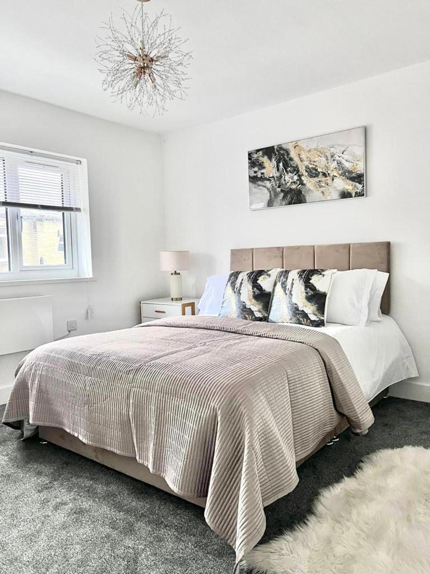 Apartment Luxury 2-bed Lindley Huddersfield