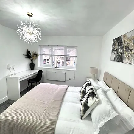 Luxury 2-Bed Apartment Lindley Huddersfield Exterior photo