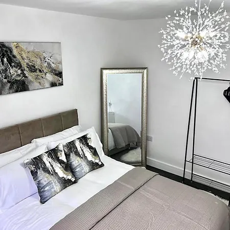 Luxury 2-Bed Apartment Lindley Huddersfield Exterior photo