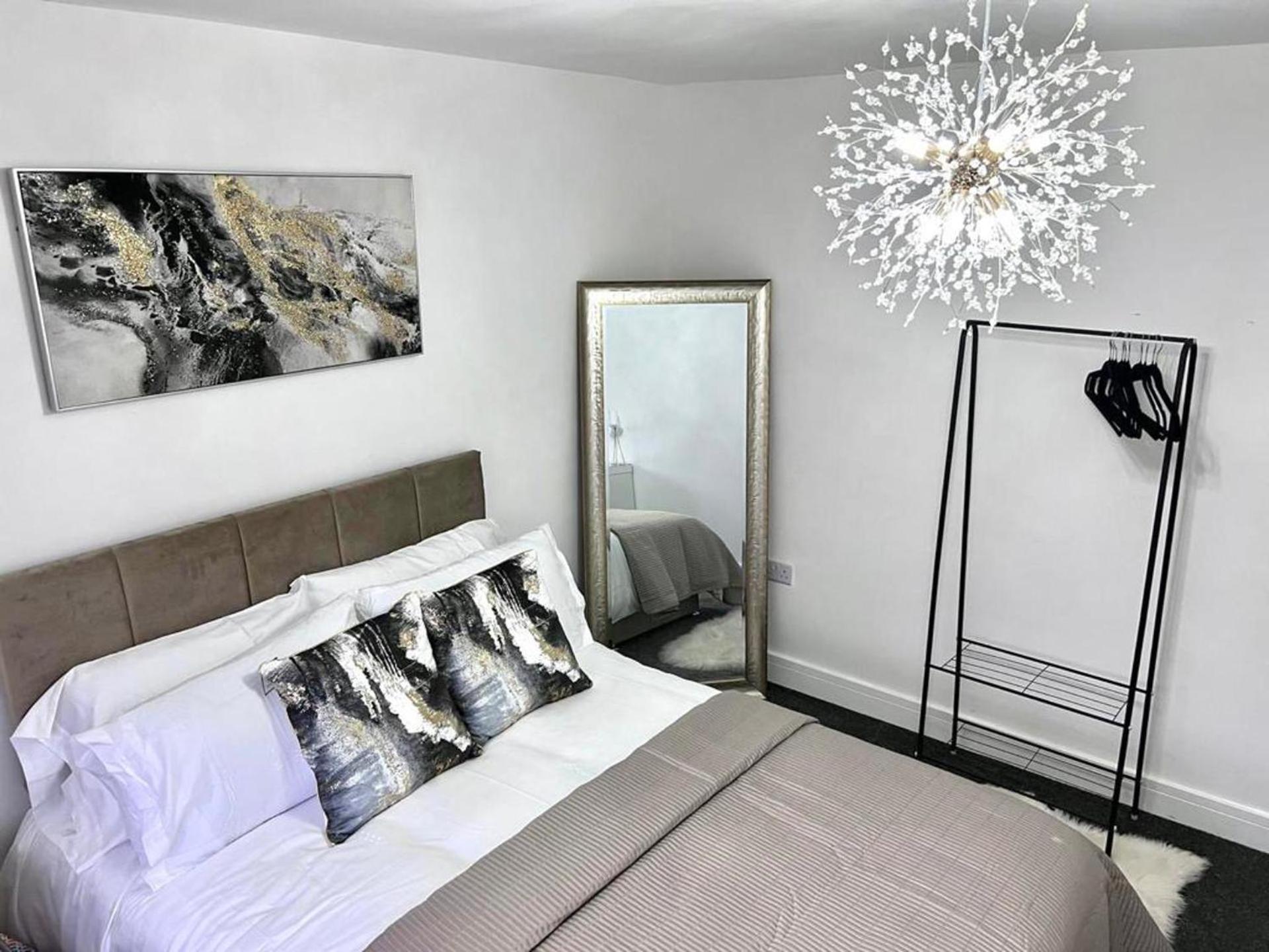Luxury 2-bed Lindley *