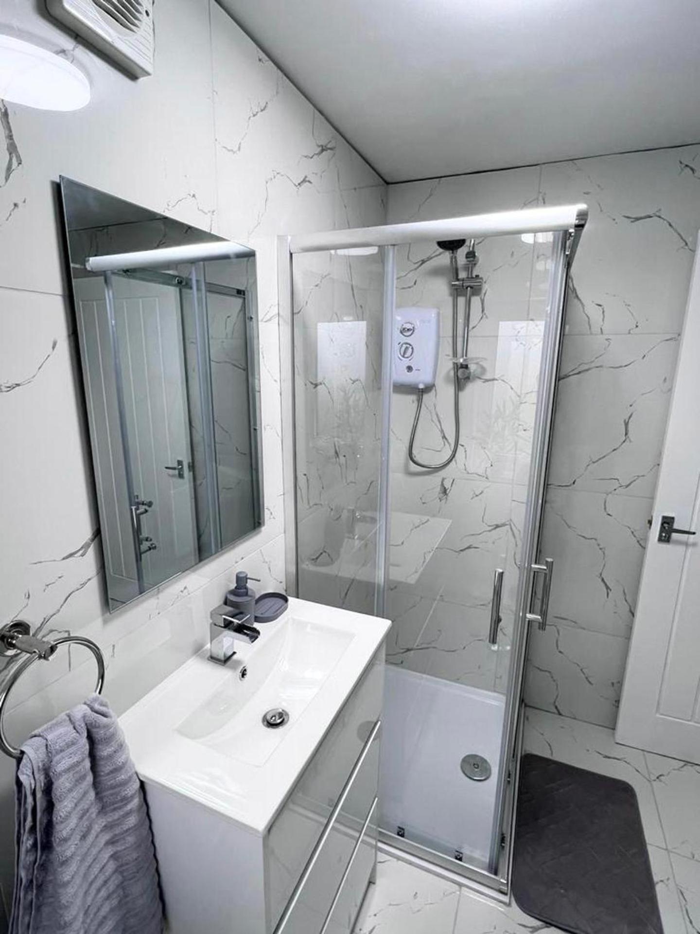 Apartment Luxury 2-bed Lindley Huddersfield